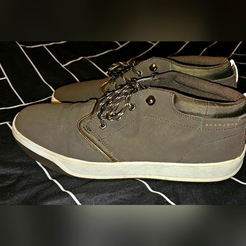 Sean John lace-up casual sneakers